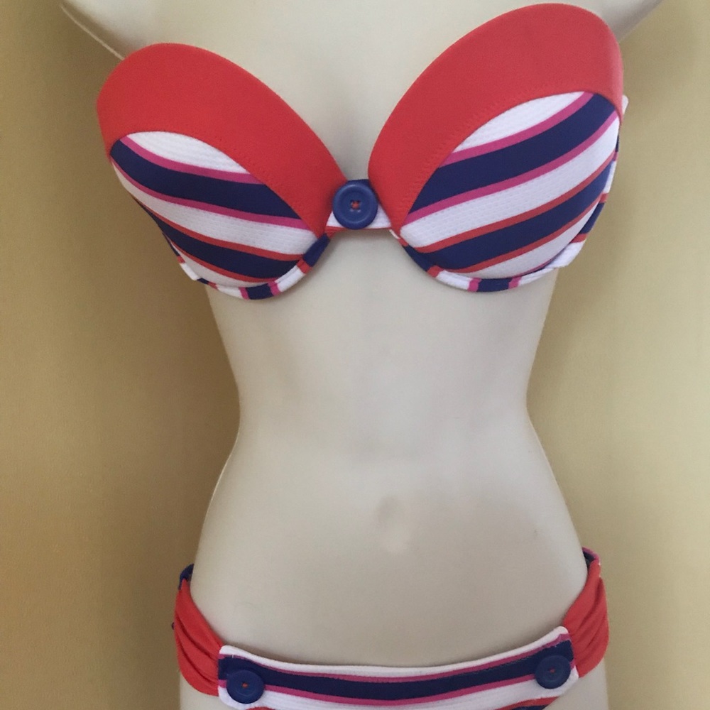 Striped bikini - Picture 5 of 5